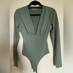 Abercrombie & Fitch Long-Sleeve Slinky V-Neck Bodysuit Sz: Sm. NWT